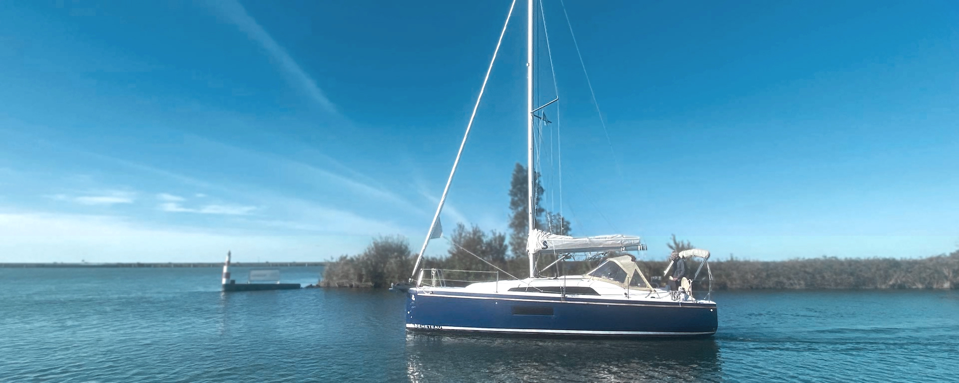 Beneteau Oceanis 30.1 Sooma huren zijaanzicht