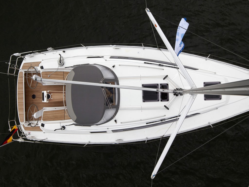 Bavaria 34 Flow huren bovenaanzicht